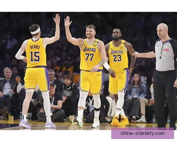 大莫里斯兑现承诺詹姆斯首发争 大莫里斯兑现承诺詹姆斯首发争