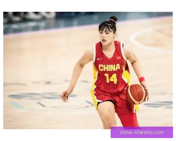 中国女篮首战力克马里 李月汝杨舒予表现亮眼